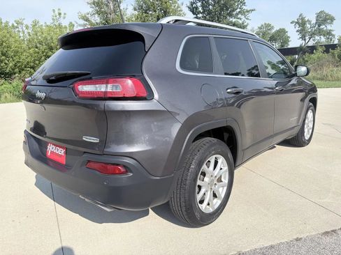 Used 2017 Jeep Cherokee Latitude w/ True North Edition AWD/4WD image 7