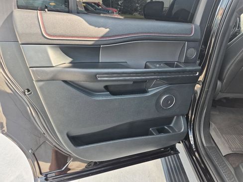 Used 2021 Ford Expedition Max Limited AWD/4WD image 13