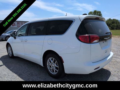 Used 2024 Chrysler Voyager LX FWD image 6