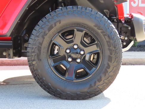 Used 2023 Jeep Gladiator Mojave w/ LED Lighting Group AWD/4WD image 16
