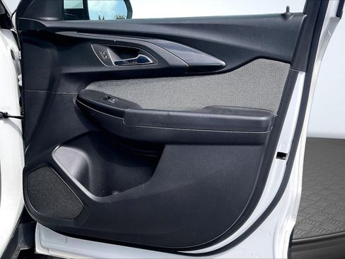 Used 2022 Chevrolet TrailBlazer LT w/ Confidence II Package FWD image 24