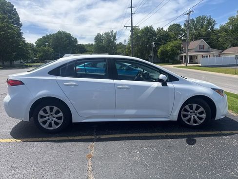 Used 2022 Toyota Corolla LE FWD image 6