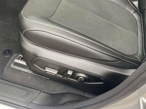 New 2025 Jeep Grand Cherokee Altitude image 15