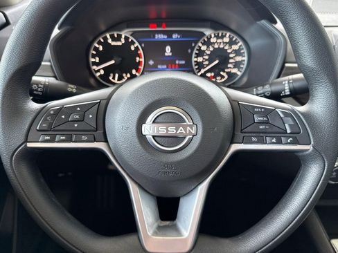Used 2025 Nissan Altima 2.5 SV FWD image 16