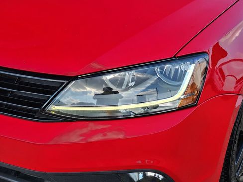 Used 2018 Volkswagen Jetta Sport FWD image 9