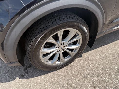 Used 2020 Ford Explorer XLT w/ Equipment Group 202A image 28