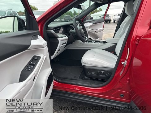 New 2026 Jeep Cherokee Limited AWD/4WD image 7