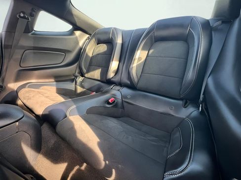 Used 2016 Ford Mustang Shelby GT350 w/ Technology Package RWD image 17