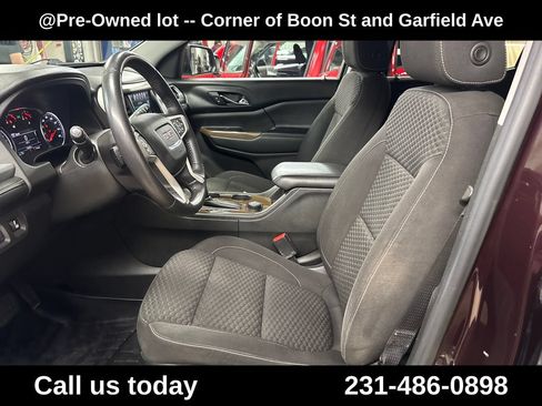 Used 2017 GMC Acadia SLE AWD/4WD image 14