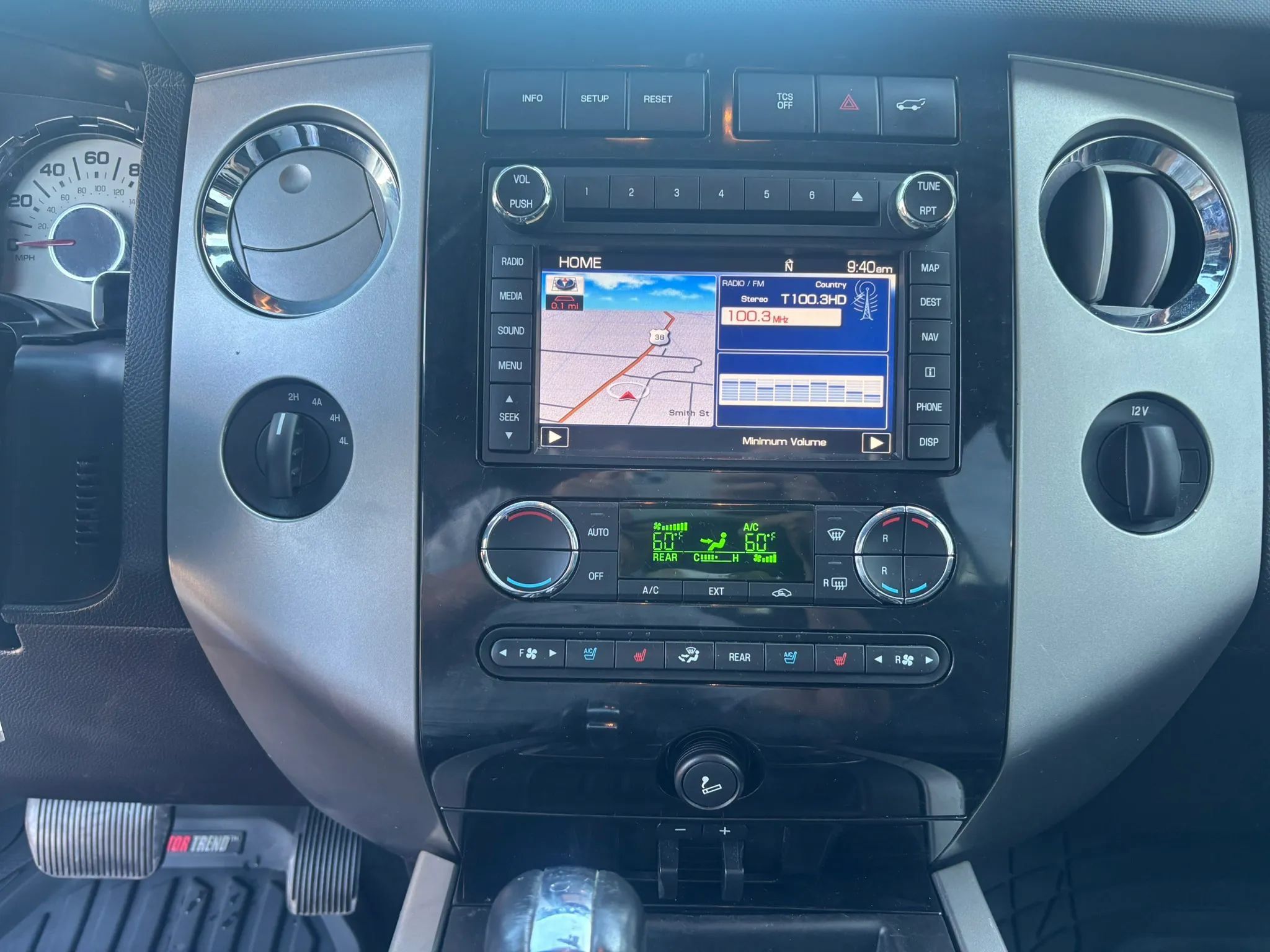 Used 2013 Ford Expedition Limited AWD/4WD image 26