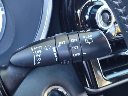 Used 2022 Toyota Highlander Limited image 33