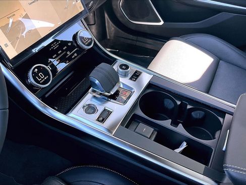 New 2024 Jaguar XF R-Dynamic SE image 8