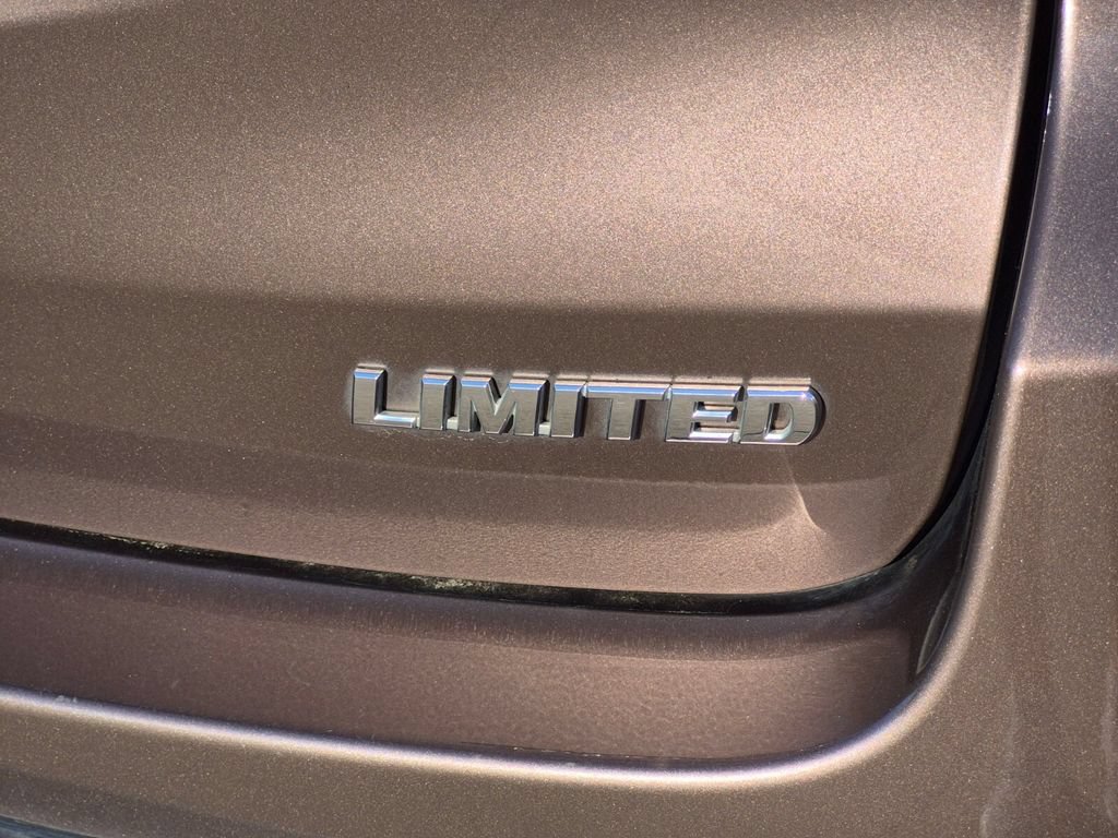 Used 2019 Toyota Highlander Limited FWD image 8