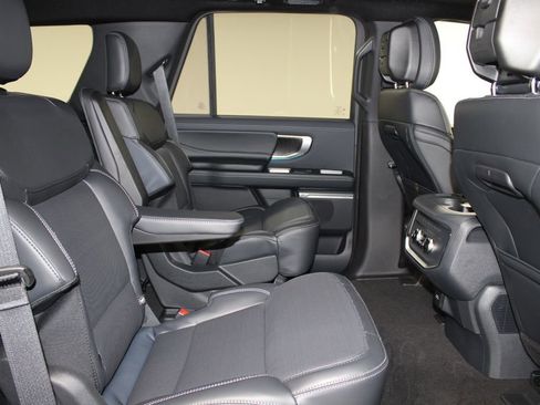 New 2026 Ford Expedition Platinum image 31