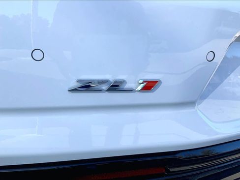 Used 2022 Chevrolet Camaro ZL1 image 9