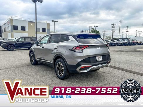 Used 2025 Kia Sportage LX AWD/4WD image 5