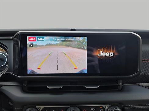 Used 2024 Jeep Gladiator Rubicon w/ Technology Group image 25