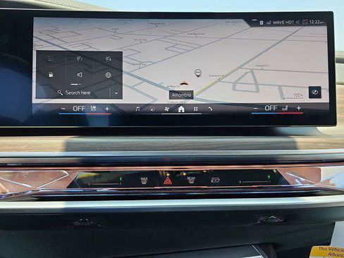 New 2025 BMW 750e xDrive w/ Premium Package image 22