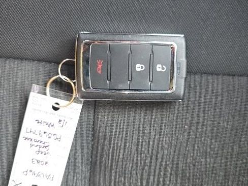 Used 2023 Jeep Grand Cherokee Laredo AWD/4WD image 26