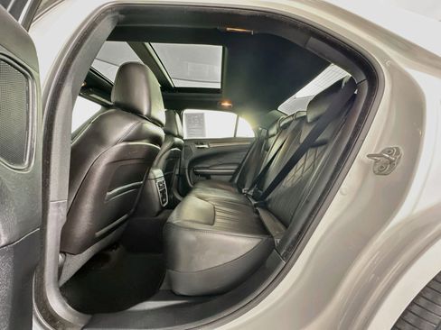 Used 2018 Chrysler 300 C w/ Sun, Sound & Nav Package RWD image 29
