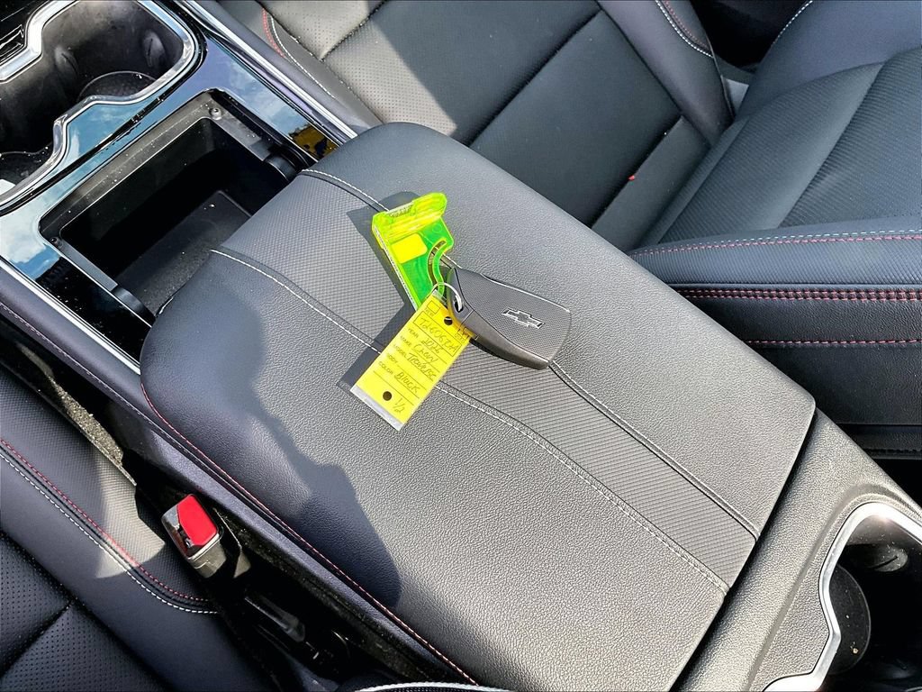 Used 2026 Chevrolet Traverse RS w/ LPO, Floor Liner Package AWD/4WD image 38