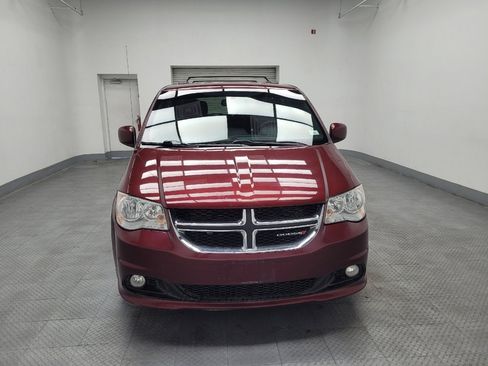 Used 2018 Dodge Grand Caravan SXT image 14