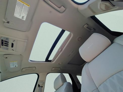 Used 2023 Buick Enclave Avenir w/ Avenir Technology Package FWD image 17