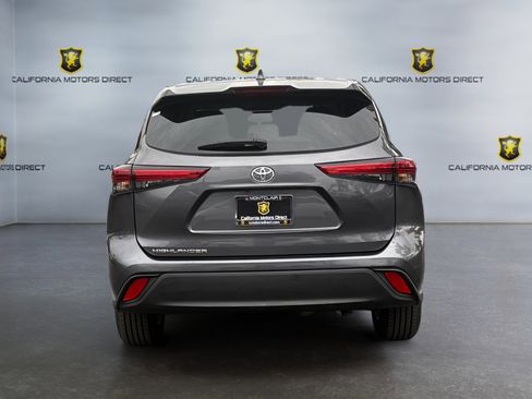 Used 2020 Toyota Highlander L image 4