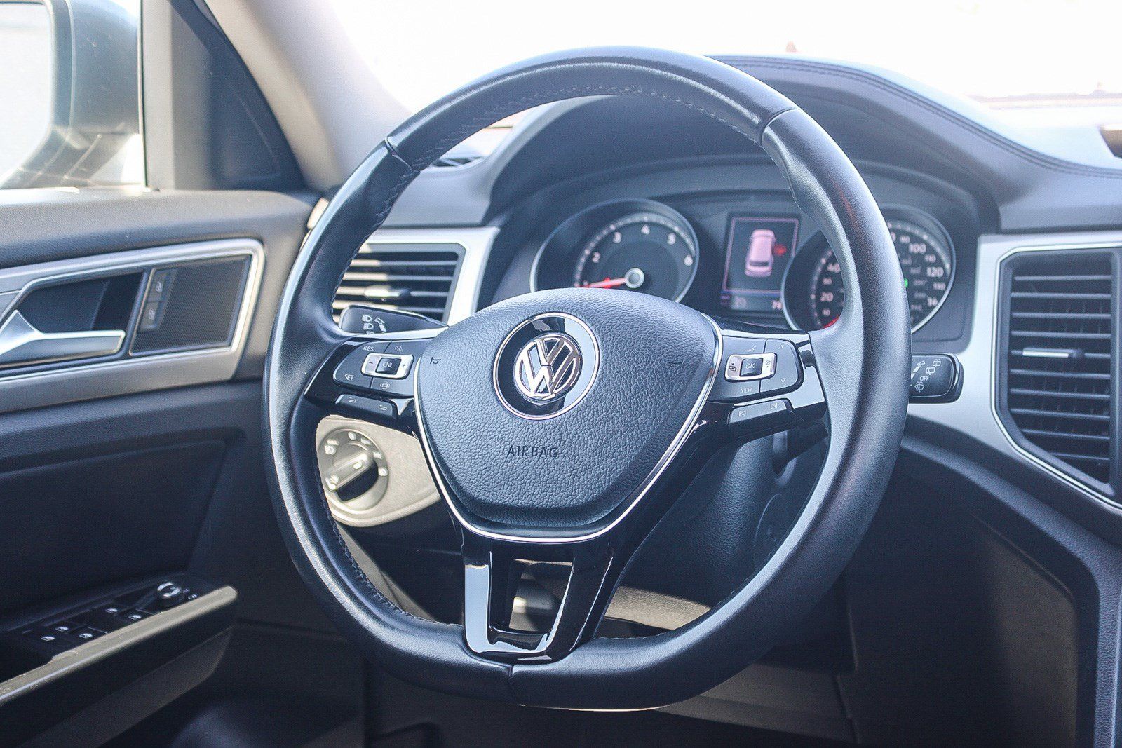 Used 2019 Volkswagen Atlas SE w/ Towing Package FWD image 16