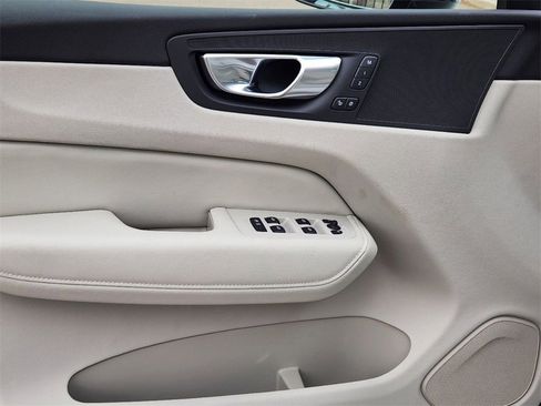 New 2025 Volvo XC60 B5 Plus w/ Protection Package Premier image 4