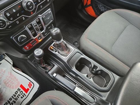 Used 2018 Jeep Wrangler Unlimited Rubicon image 24