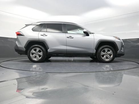 Used 2025 Toyota RAV4 XLE AWD/4WD image 38