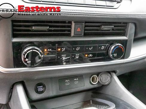 Used 2024 Nissan Rogue S AWD/4WD image 19