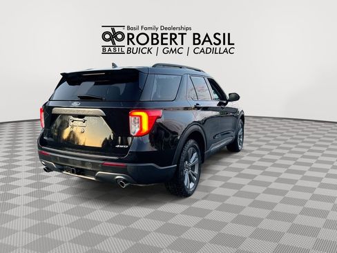 Used 2022 Ford Explorer XLT w/ Equipment Group 202A AWD/4WD image 8
