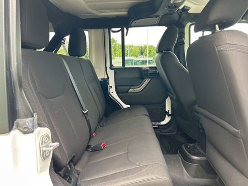 Used 2017 Jeep Wrangler Unlimited Sport w/ Quick Order Package 24S AWD/4WD image 29