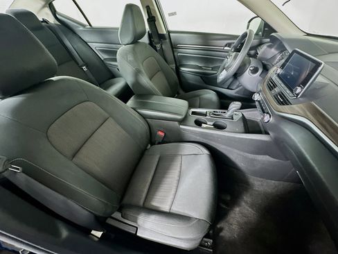Used 2025 Nissan Altima 2.5 SV image 28