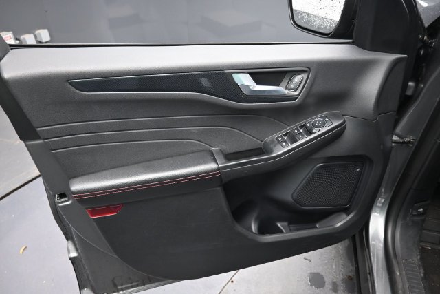 Used 2025 Ford Escape ST-Line AWD/4WD image 14