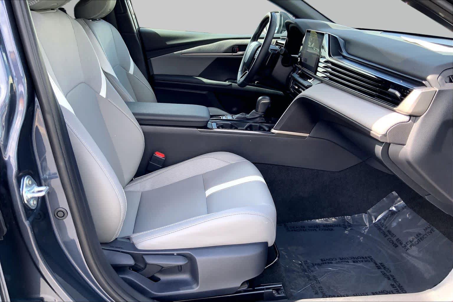 Used 2026 Toyota Camry SE FWD image 8