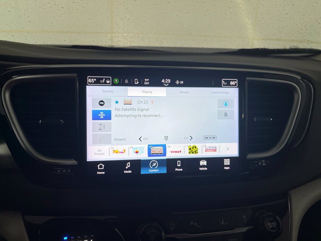 Used 2024 Chrysler Pacifica Touring-L FWD image 63