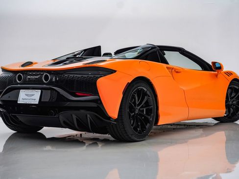 Used 2026 McLaren Artura Spider RWD image 12