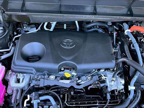 Used 2022 Toyota Highlander XLE AWD/4WD image 32