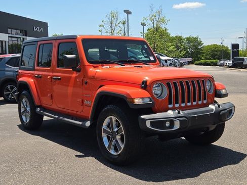Used 2020 Jeep Wrangler Unlimited Sahara AWD/4WD image 3