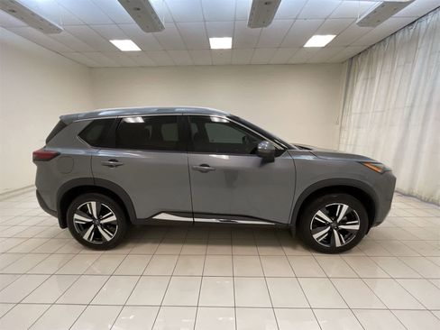 Used 2023 Nissan Rogue SL w/ SL Premium Package image 29