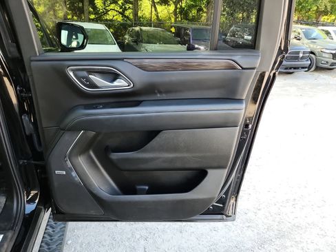 Used 2022 Chevrolet Suburban Z71 image 24