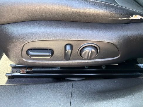 Used 2016 Chevrolet Malibu LT w/ Leather Package FWD image 20