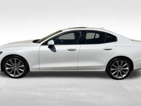 Used 2021 Volvo S60 T6 Momentum w/ Protection Package Premier AWD/4WD image 10