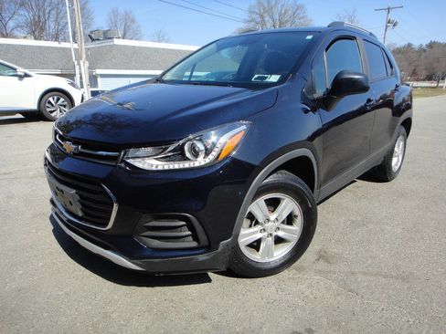 Used 2021 Chevrolet Trax LT w/ Driver Confidence Package image 1