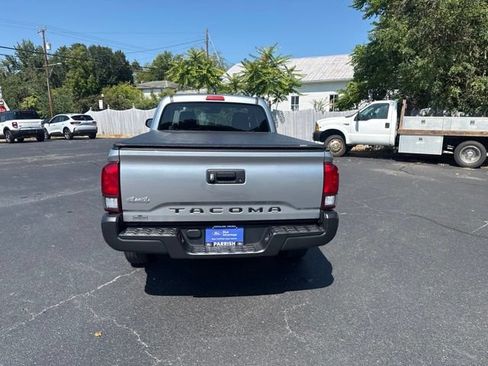 Used 2022 Toyota Tacoma SR AWD/4WD image 6
