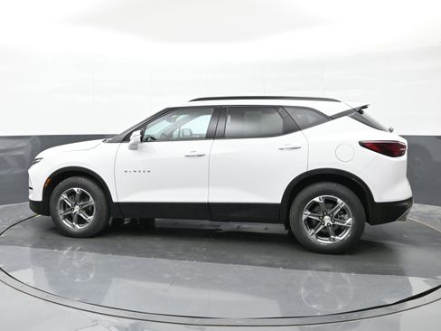 Used 2023 Chevrolet Blazer LT image 9