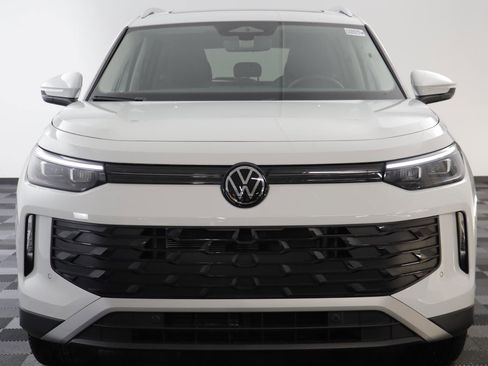 New 2026 Volkswagen Tiguan SE image 21